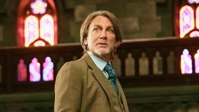 VIVO OU MORTO: UM MISTÉRIO KNIVES OUT (2025) de  RIAN JOHNSON - Com  uma mudança de cenário, o 3o filme sabe aonde quer chegar sem se complicar demais.