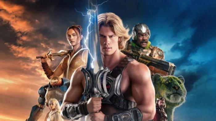 MESTRES DO UNIVERSO (2026) de TRAVIS KNIGHT  -  Entre o visual brega dos anos 80 e o exagero do CGI, novo longa abraça a galhofa e entrega diversão descompromissada.