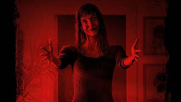 OUTRA MAMÃE (2026) de ROB SAVAGE - um terror previsível que se perde entre o drama e o clichê.